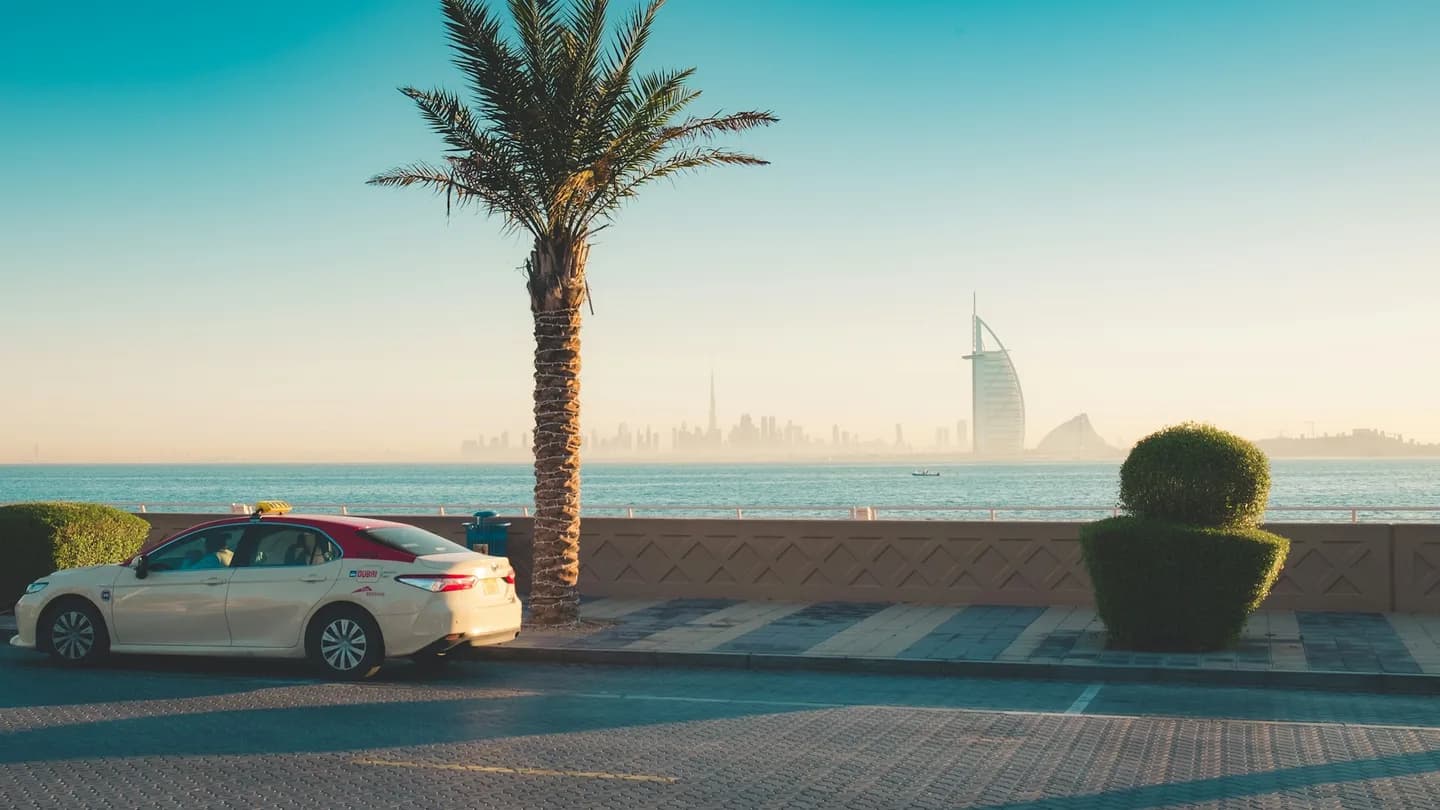Dubai’s world-class taxi system still depends on the handoff